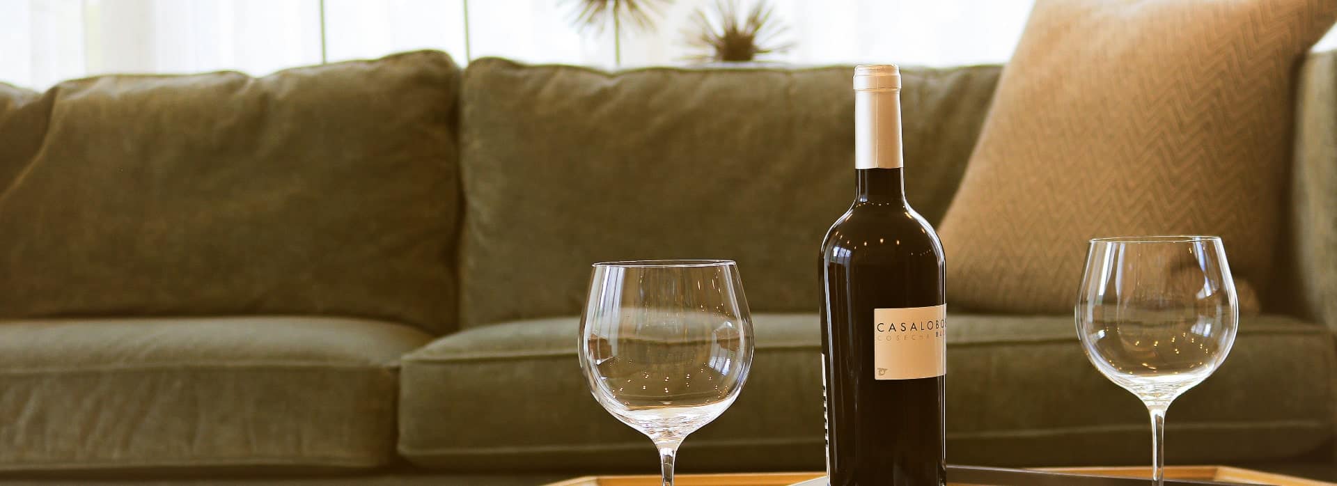 Creating an Elegant Wine Lounge: The Integration of Wine Fridges in In ...