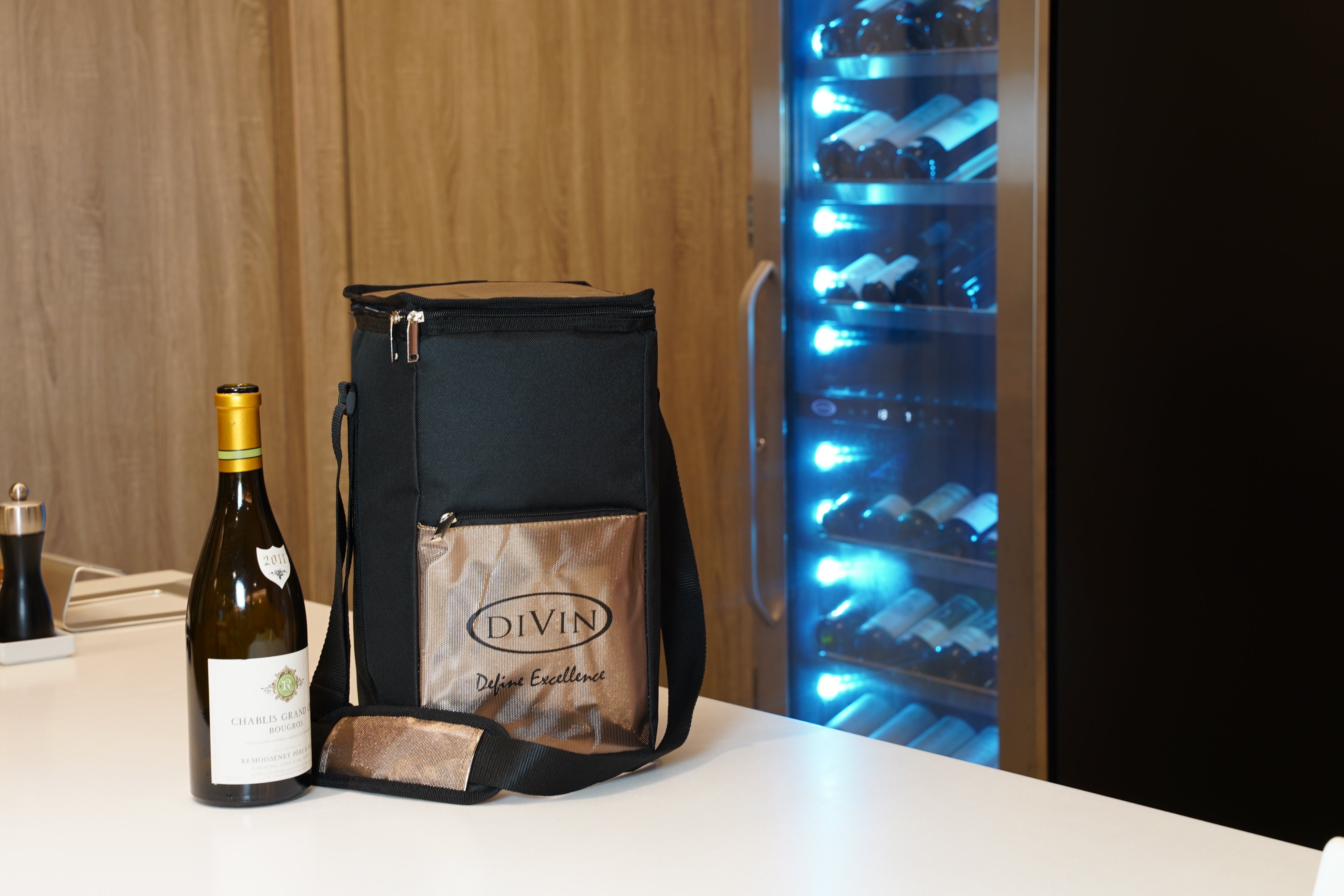 Stainless Wine Fridge with Golden Wine Cooler Bag