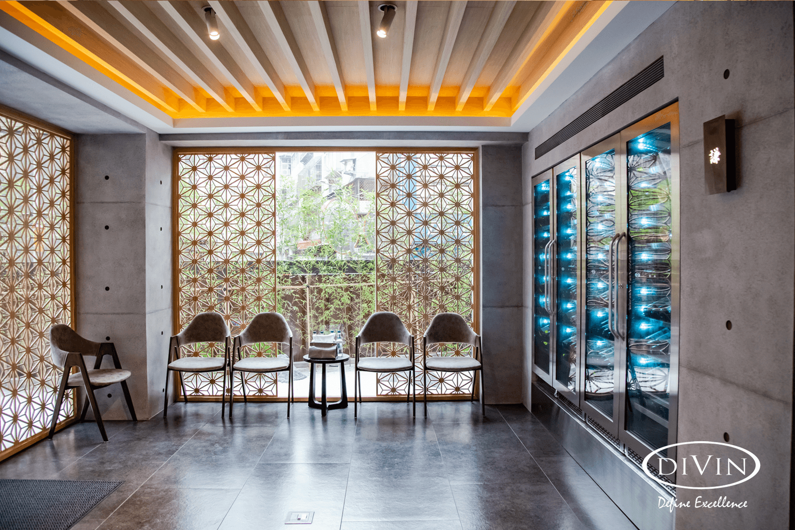 DV-568DSD Stainless Wine Fridge displays in a Japanese Restaurant